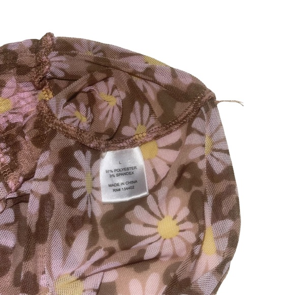 Social Scene Mesh Flower Top Large - Picture 6 of 6